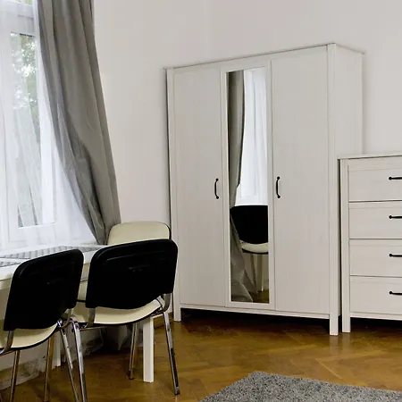 Rentapartments - Centrum Apartment *